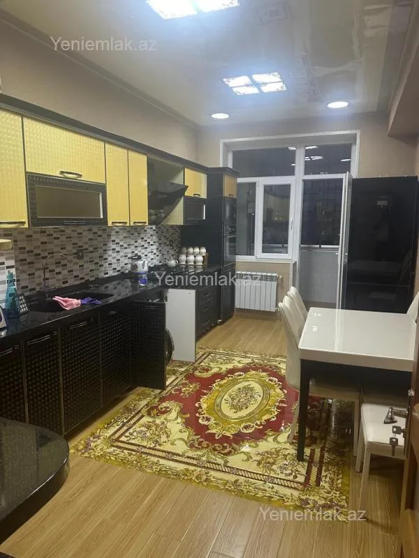 Satılır 3 otaqlı yeni tikili 137 m²