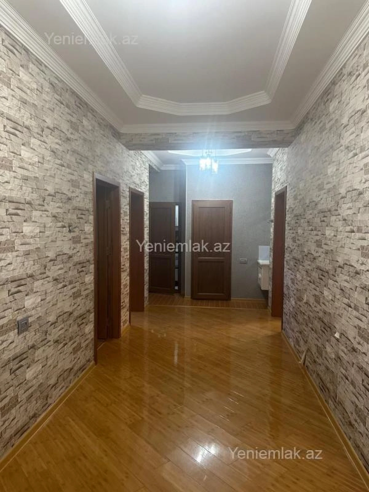 Satılır 3 otaqlı yeni tikili 137 m²