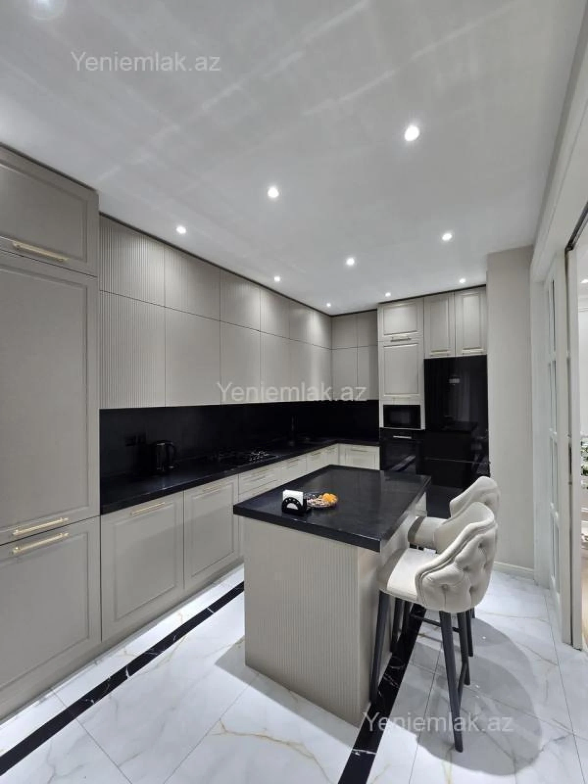 Satılır 3 otaqlı yeni tikili 156 m²