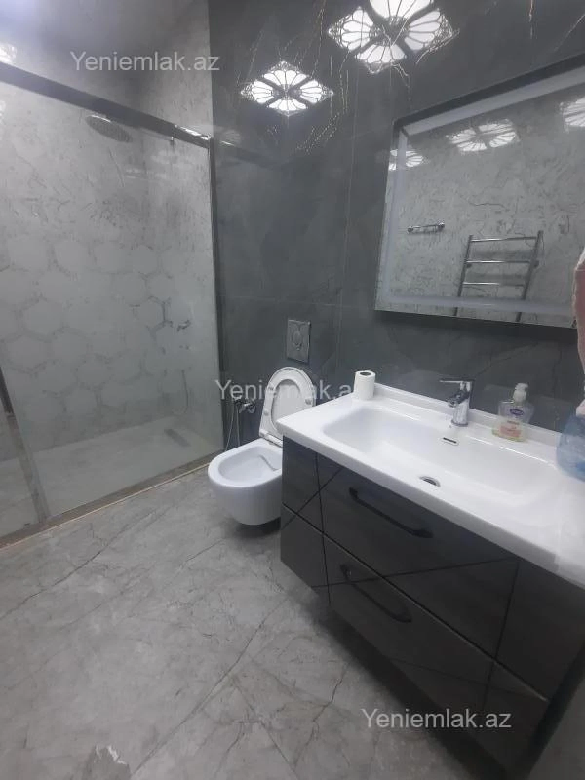 Satılır 2 otaqlı yeni tikili 85 m²