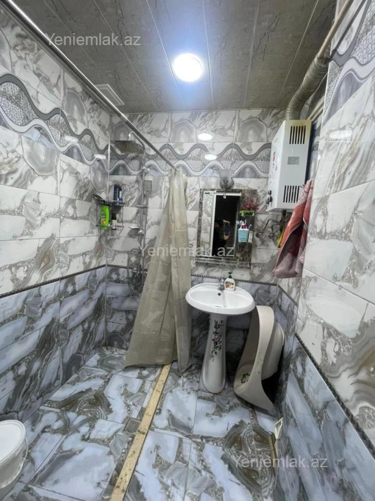 Satılır 3 otaqlı köhnə tikili 70 m²