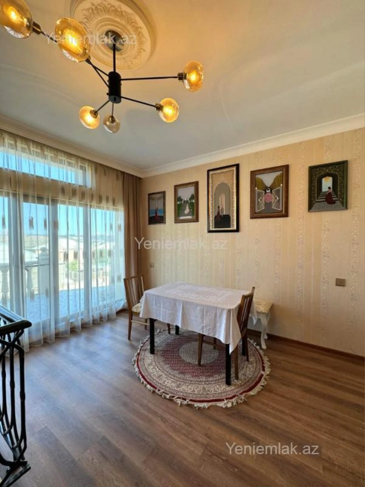 Satılır 9 otaqlı həyət evi 350 m²