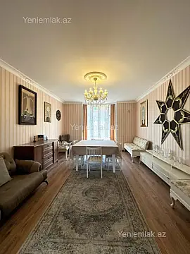 Satılır 9 otaqlı həyət evi 350 m²