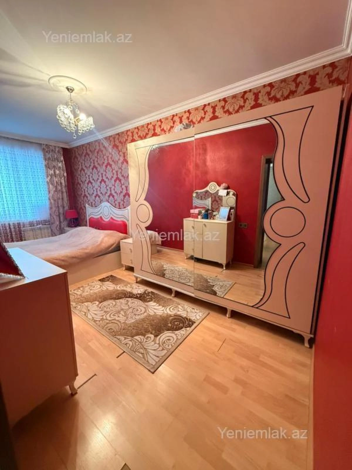 Satılır 4 otaqlı köhnə tikili 110 m²