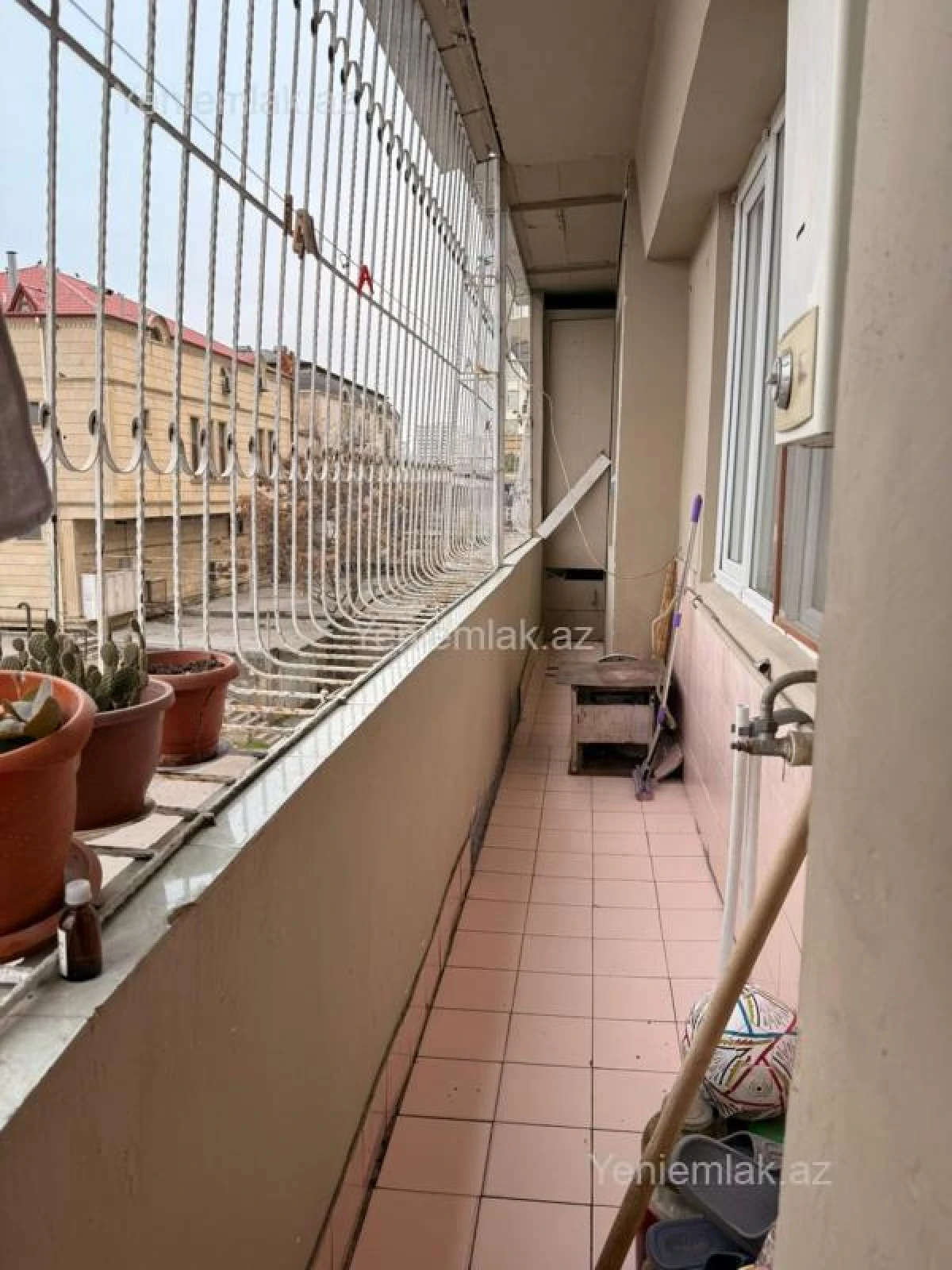 Satılır 4 otaqlı köhnə tikili 110 m²