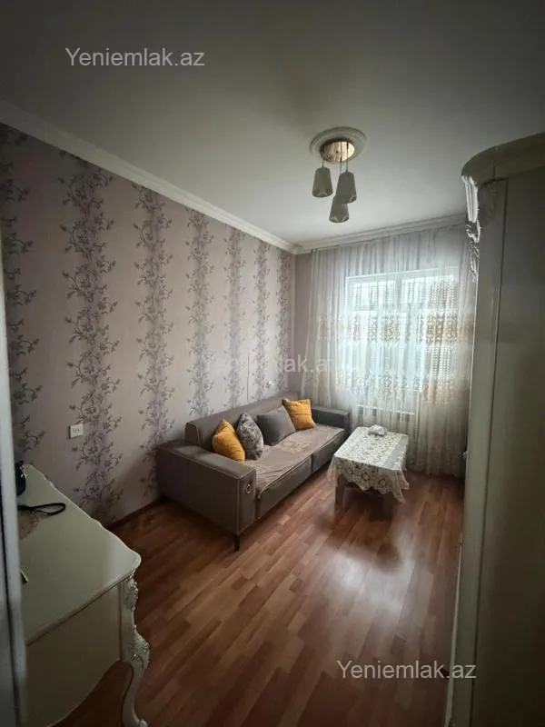 Satılır 3 otaqlı həyət evi 200 m²