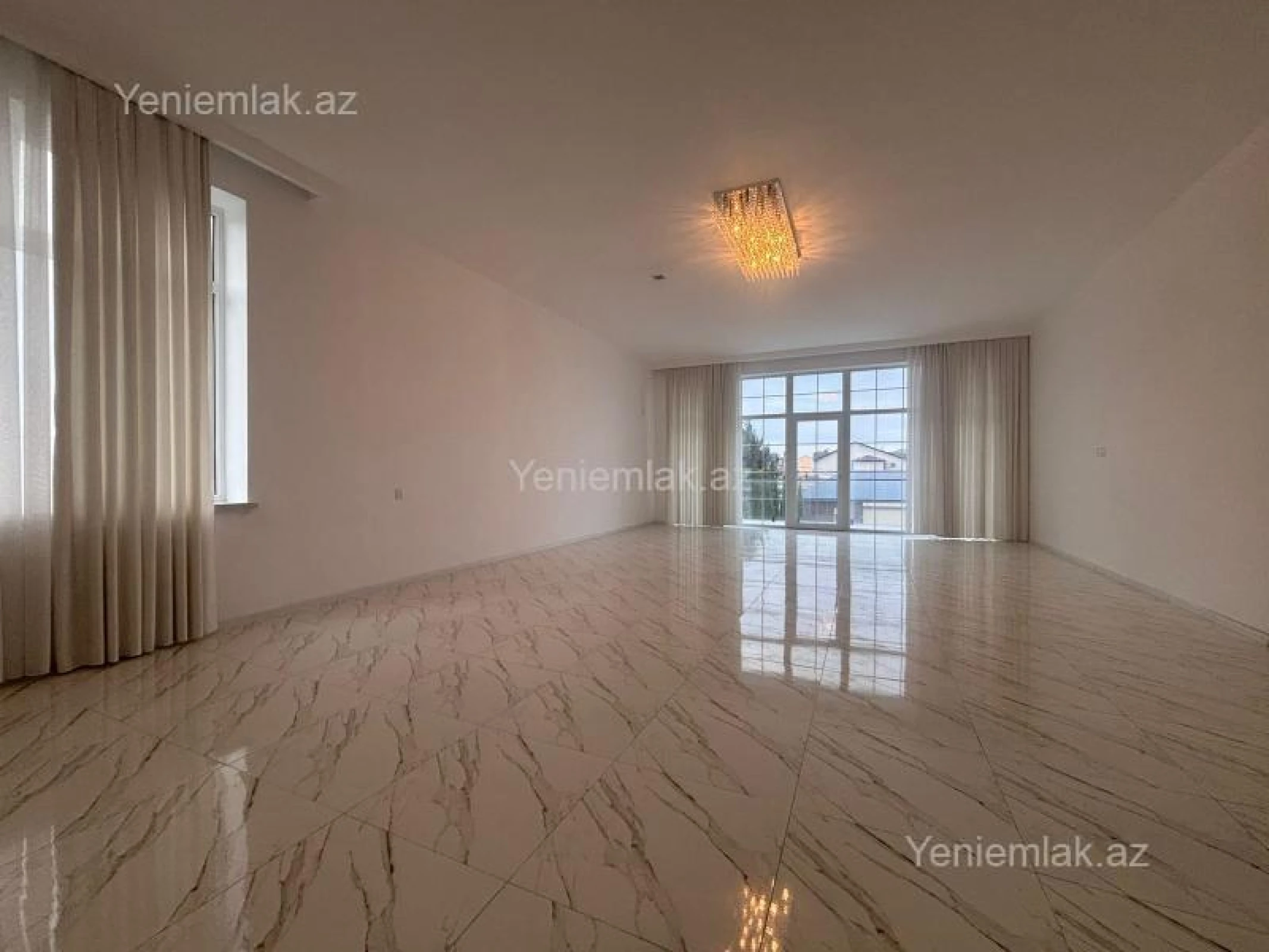 Satılır 4 otaqlı həyət evi 330 m²