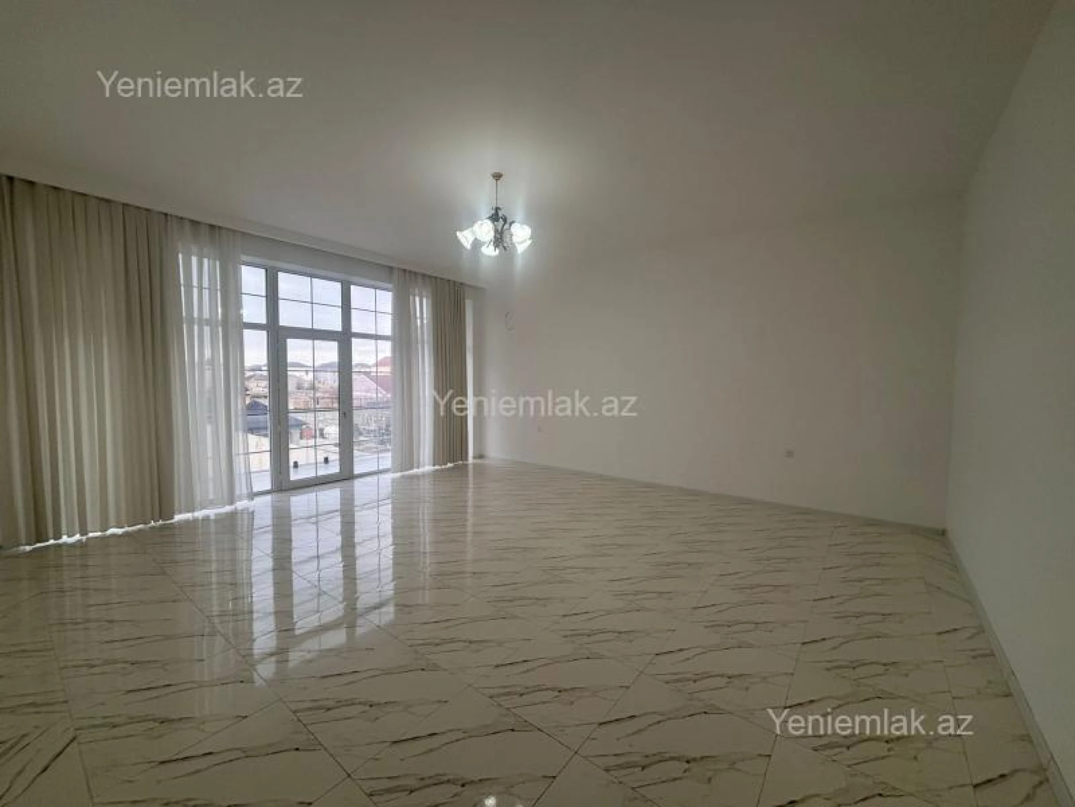 Satılır 4 otaqlı həyət evi 330 m²