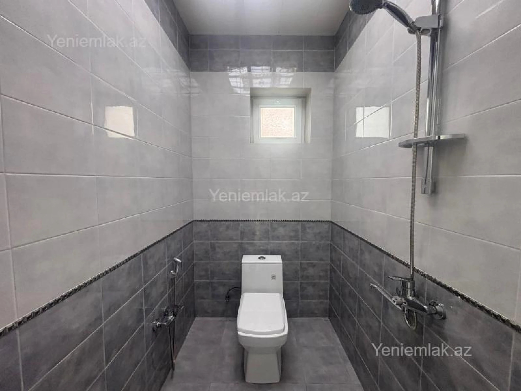 Satılır 4 otaqlı həyət evi 330 m²