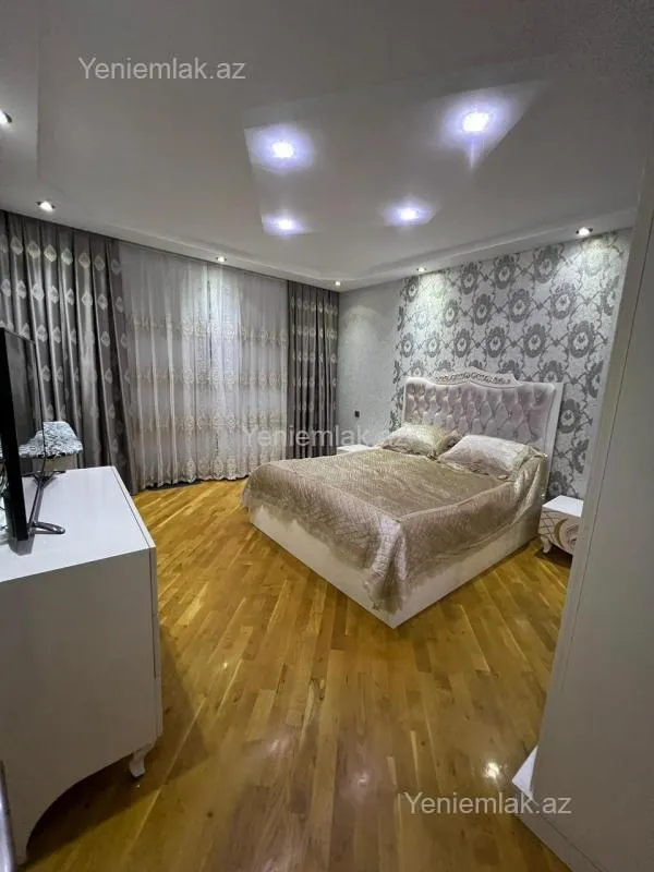 Satılır 3 otaqlı yeni tikili 100 m²