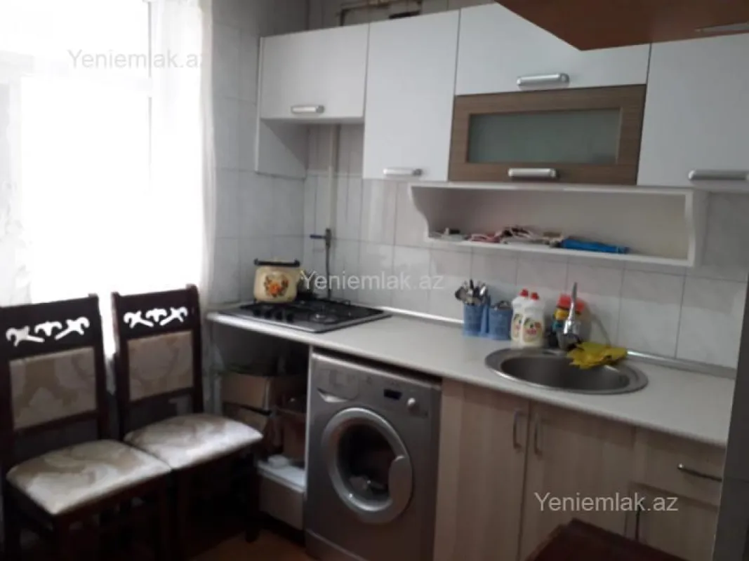 Satılır 1 otaqlı köhnə tikili 36 m²