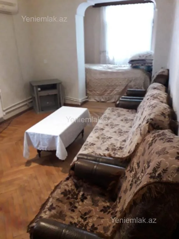 Satılır 1 otaqlı köhnə tikili 36 m²
