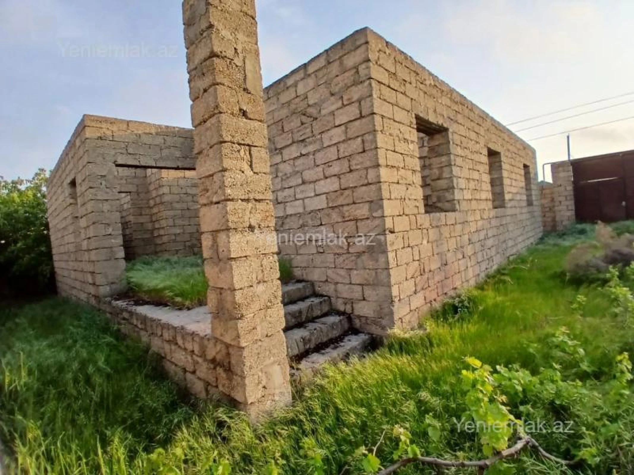 Satılır 4 otaqlı həyət evi 140 m²