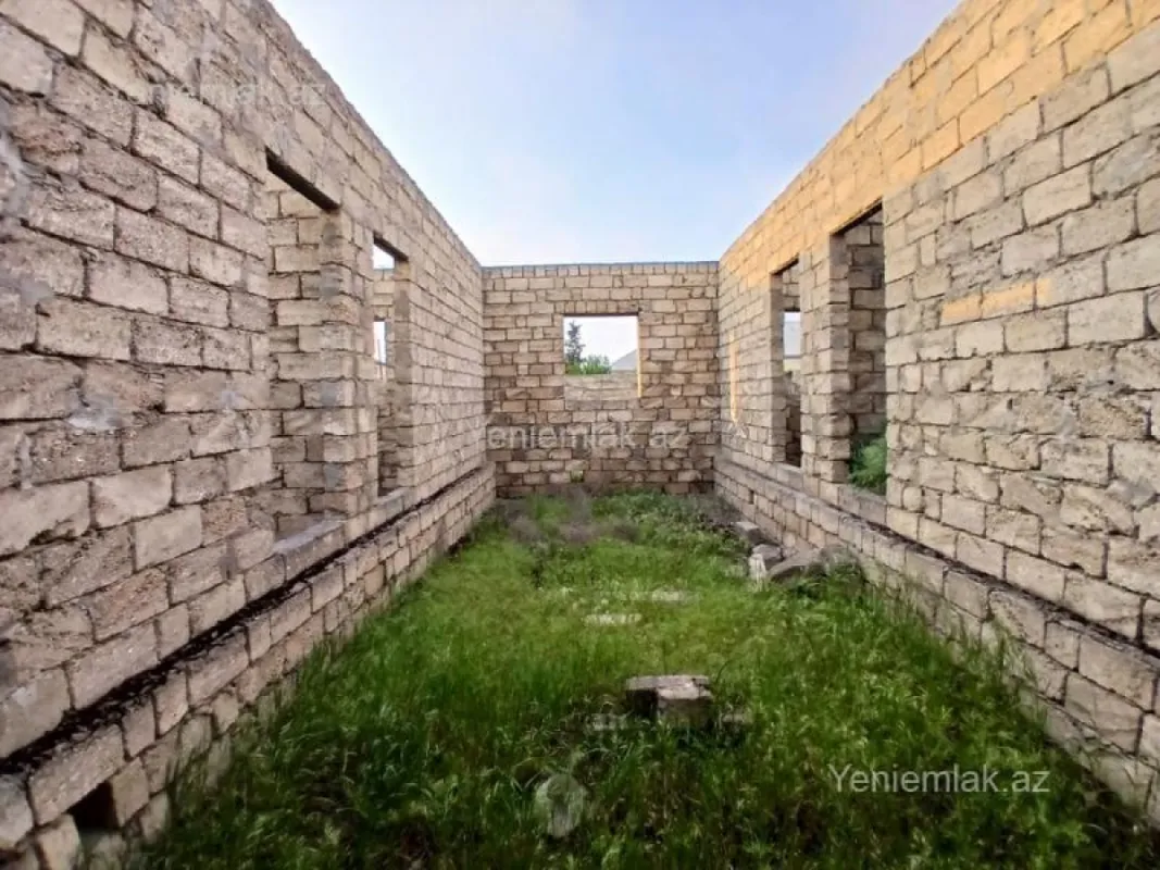 Satılır 4 otaqlı həyət evi 140 m²