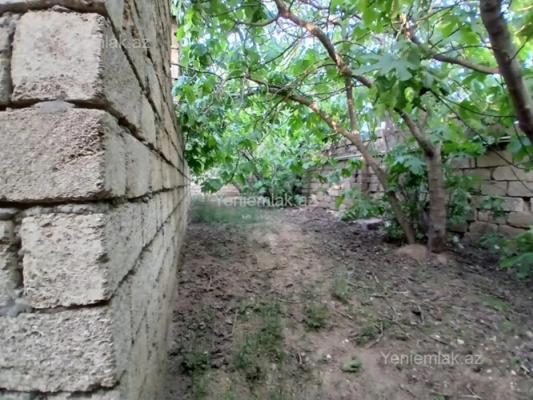 Satılır 4 otaqlı həyət evi 140 m²