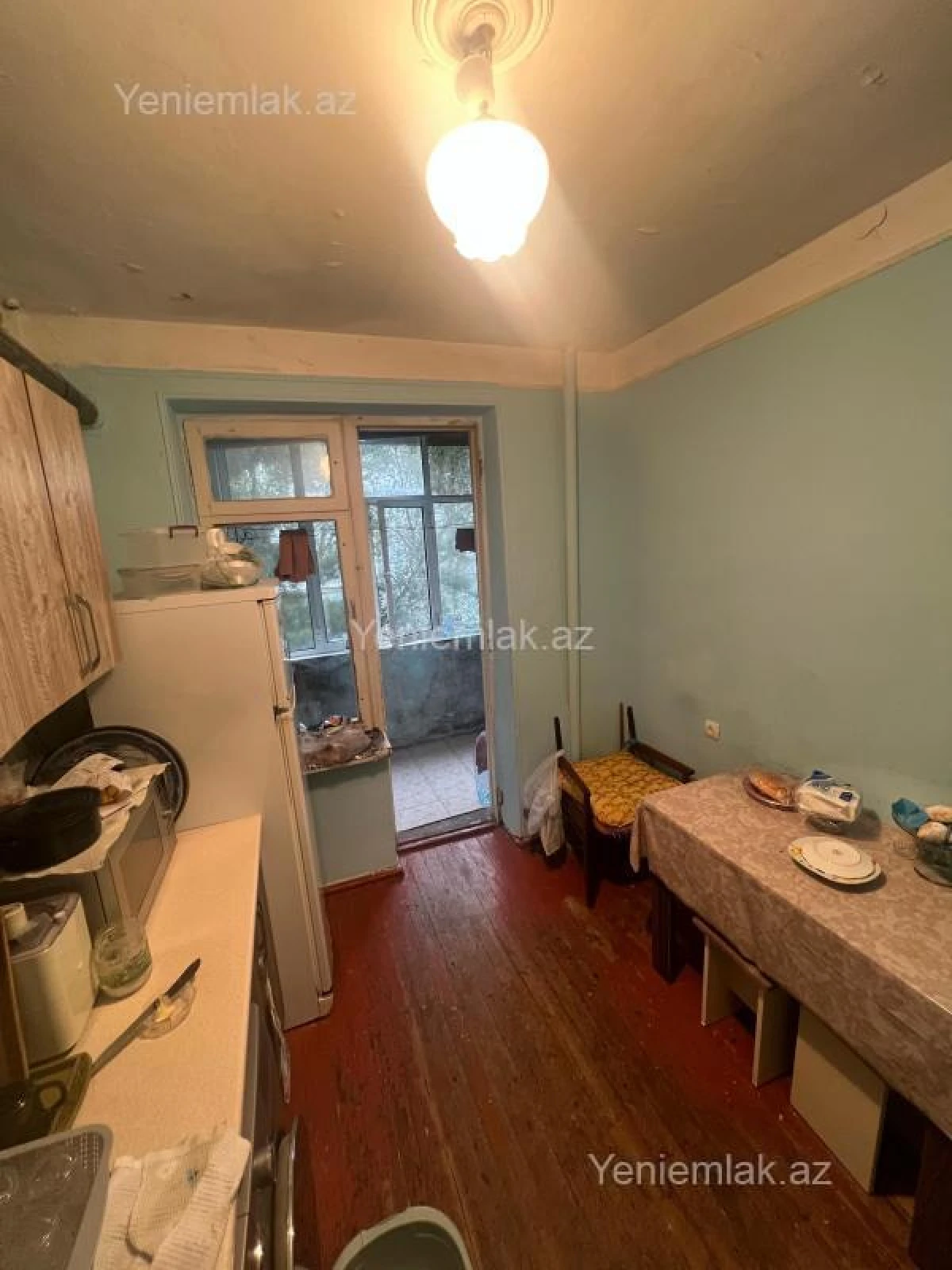 Satılır 2 otaqlı köhnə tikili 65 m²