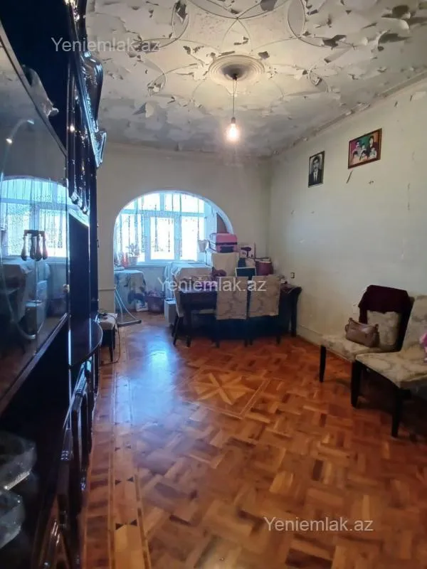 Satılır 2 otaqlı köhnə tikili 65 m²