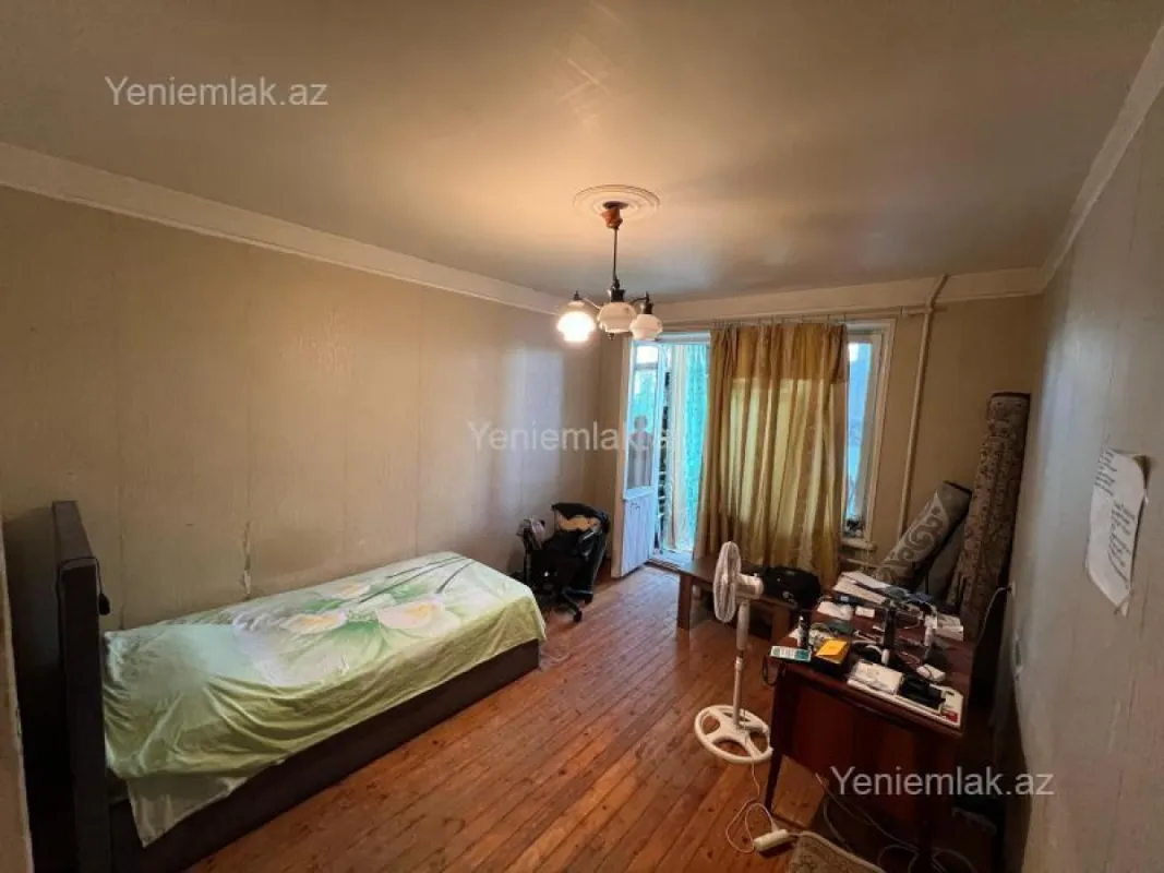 Satılır 2 otaqlı köhnə tikili 65 m²