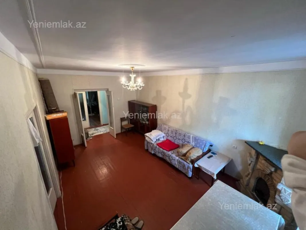 Satılır 2 otaqlı köhnə tikili 65 m²