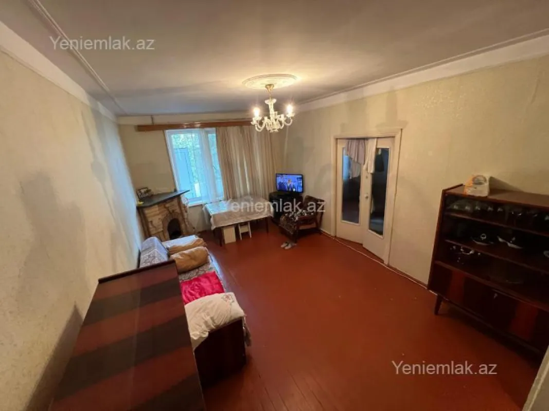 Satılır 2 otaqlı köhnə tikili 65 m²