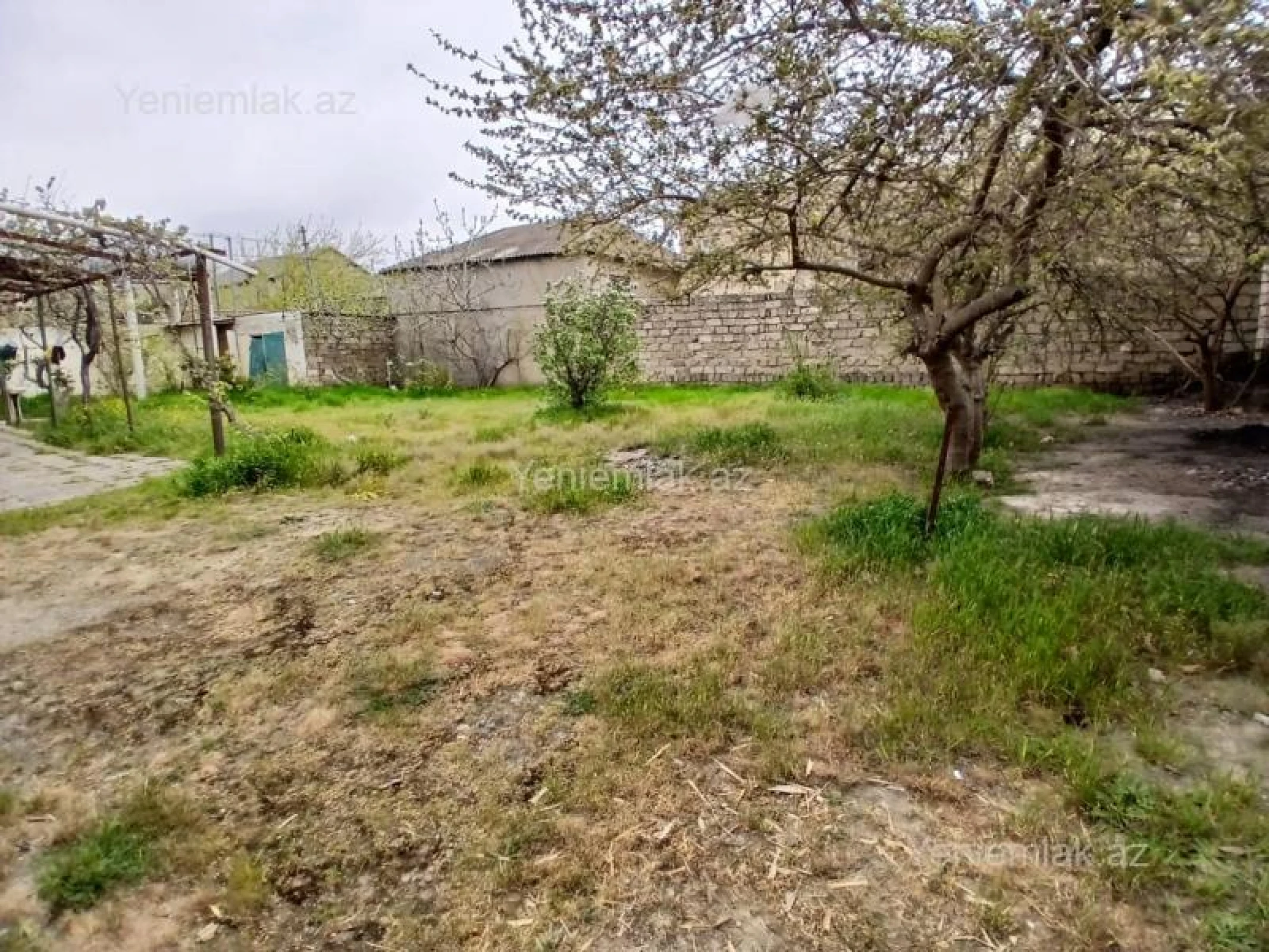 Satılır 5 otaqlı həyət evi 150 m²