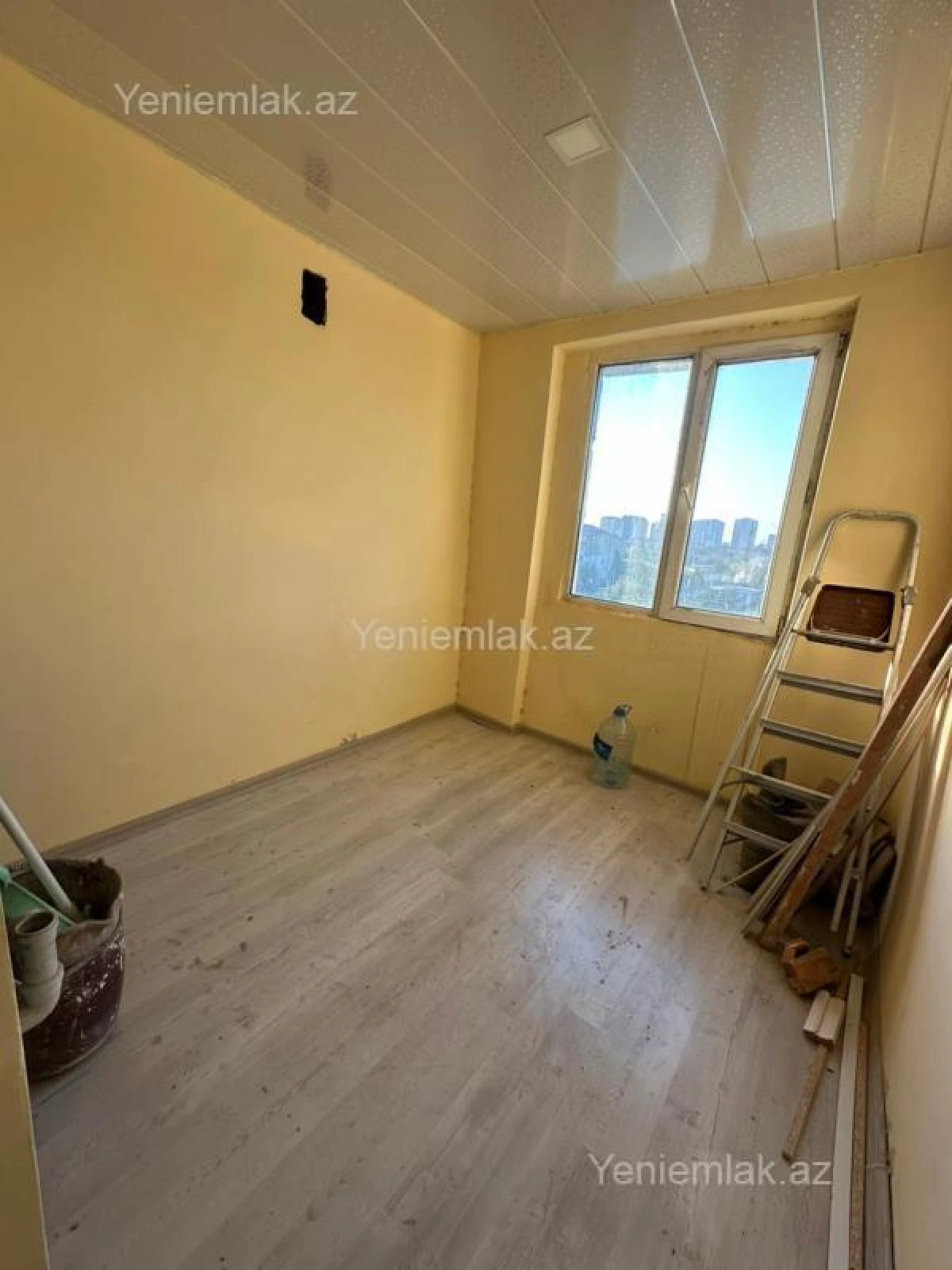Satılır 2 otaqlı köhnə tikili 55 m²