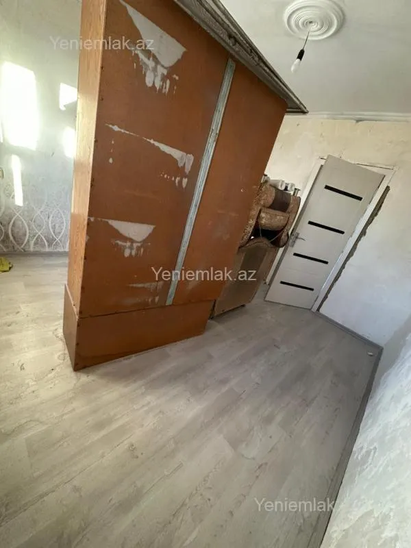 Satılır 2 otaqlı köhnə tikili 55 m²