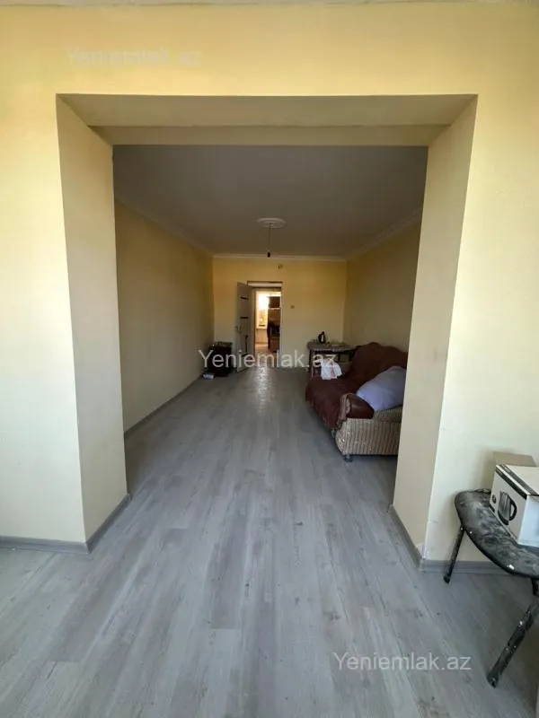 Satılır 2 otaqlı köhnə tikili 55 m²