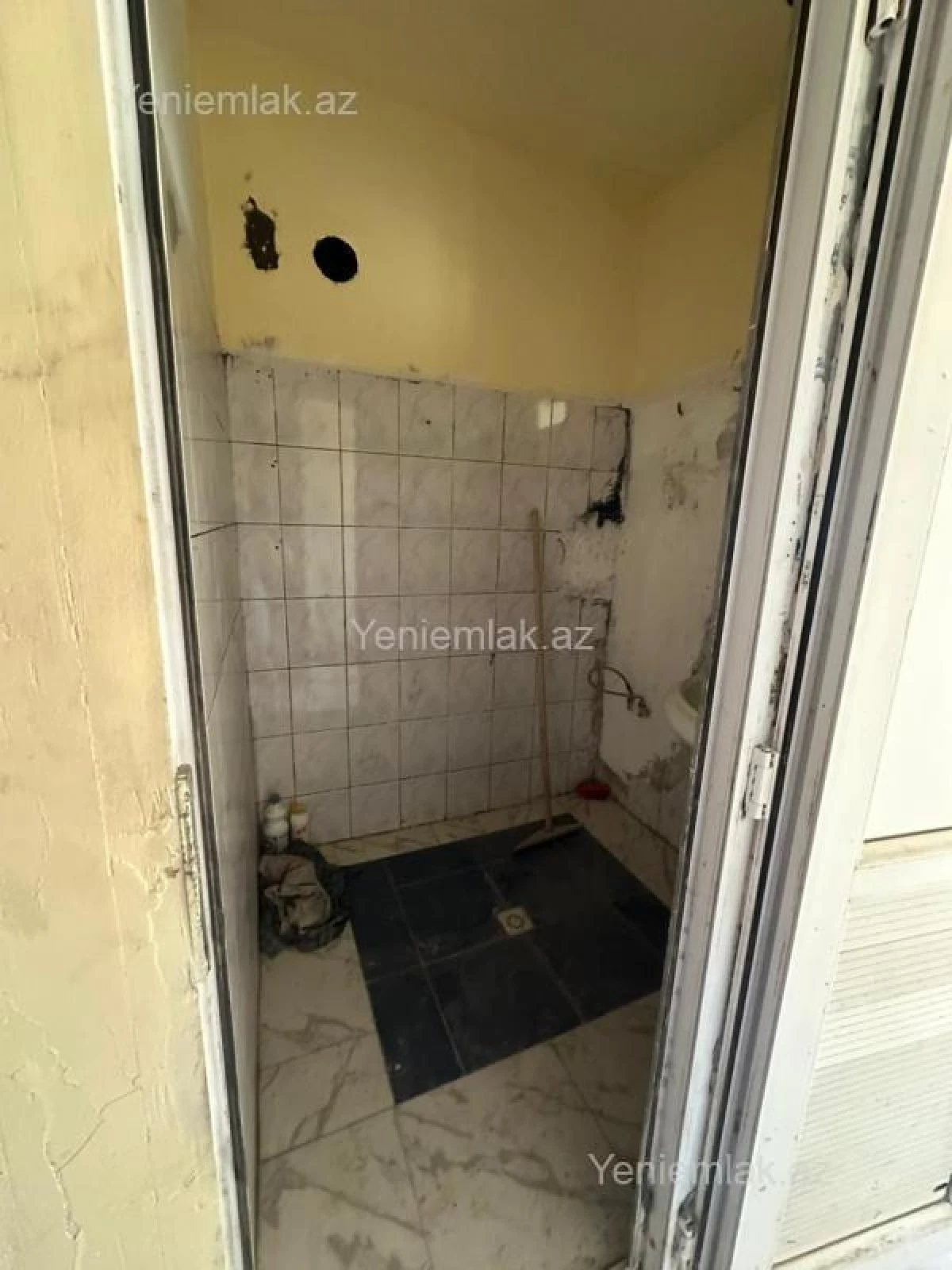 Satılır 2 otaqlı köhnə tikili 55 m²