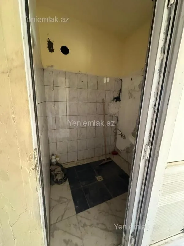 Satılır 2 otaqlı köhnə tikili 55 m²