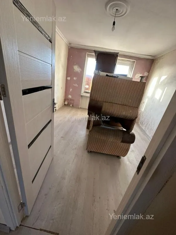 Satılır 2 otaqlı köhnə tikili 55 m²