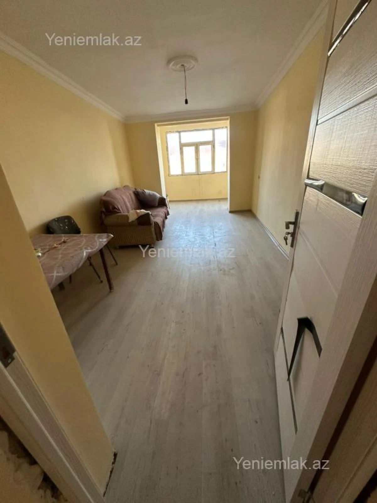 Satılır 2 otaqlı köhnə tikili 55 m²