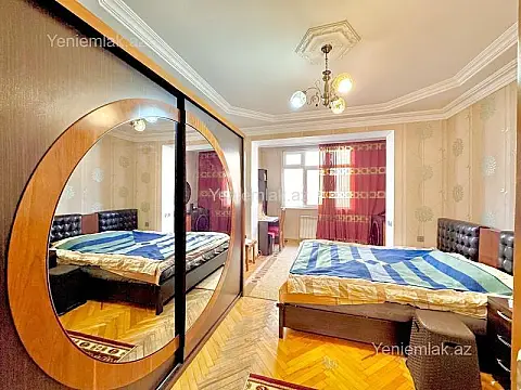 Satılır 3 otaqlı köhnə tikili 90 m²