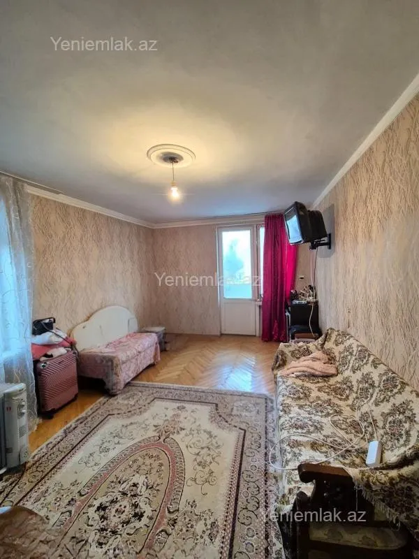Satılır 1 otaqlı köhnə tikili 33 m²