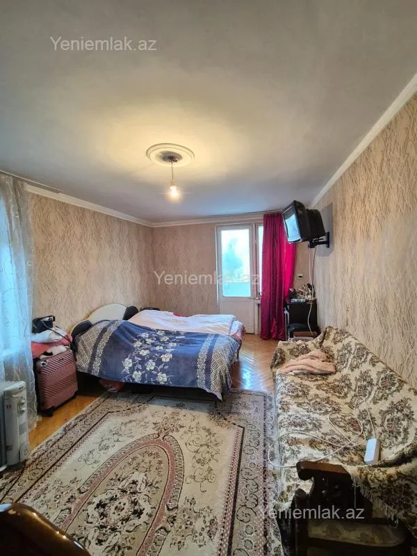Satılır 1 otaqlı köhnə tikili 33 m²