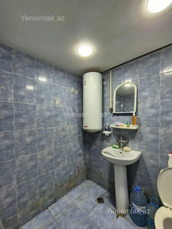 Satılır 1 otaqlı köhnə tikili 33 m²
