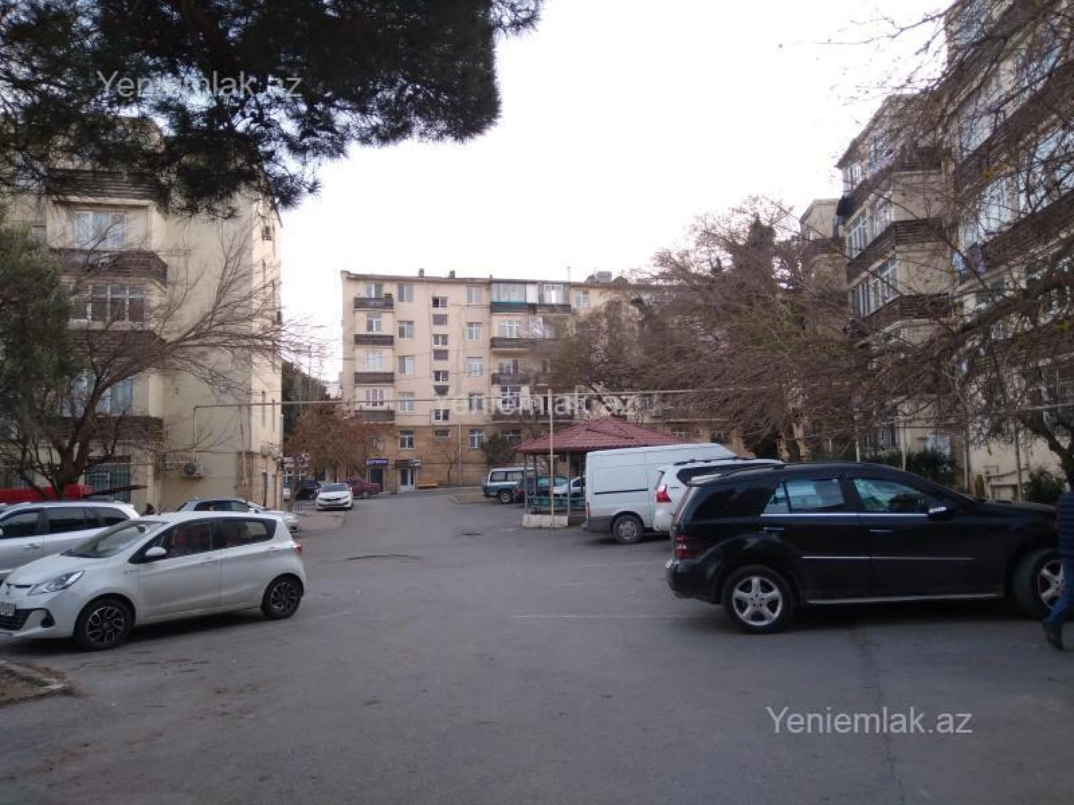 Satılır 1 otaqlı köhnə tikili 33 m²