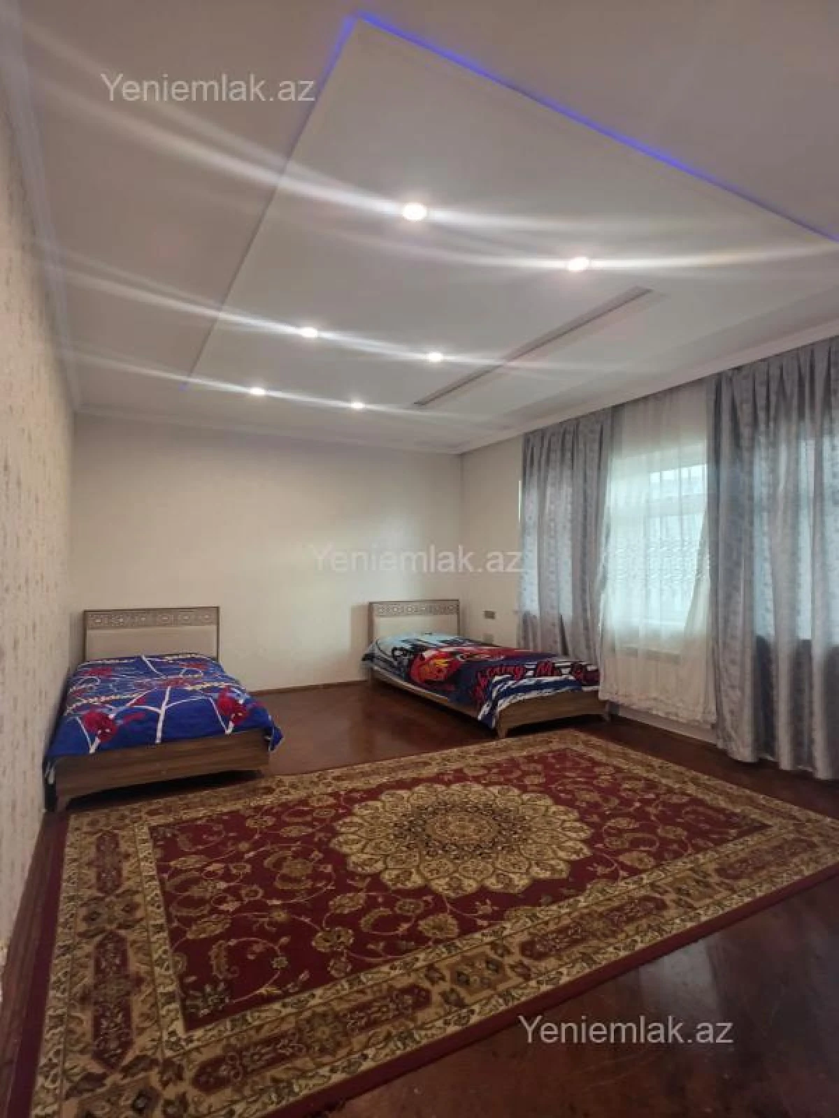 Satılır 6 otaqlı həyət evi 240 m²