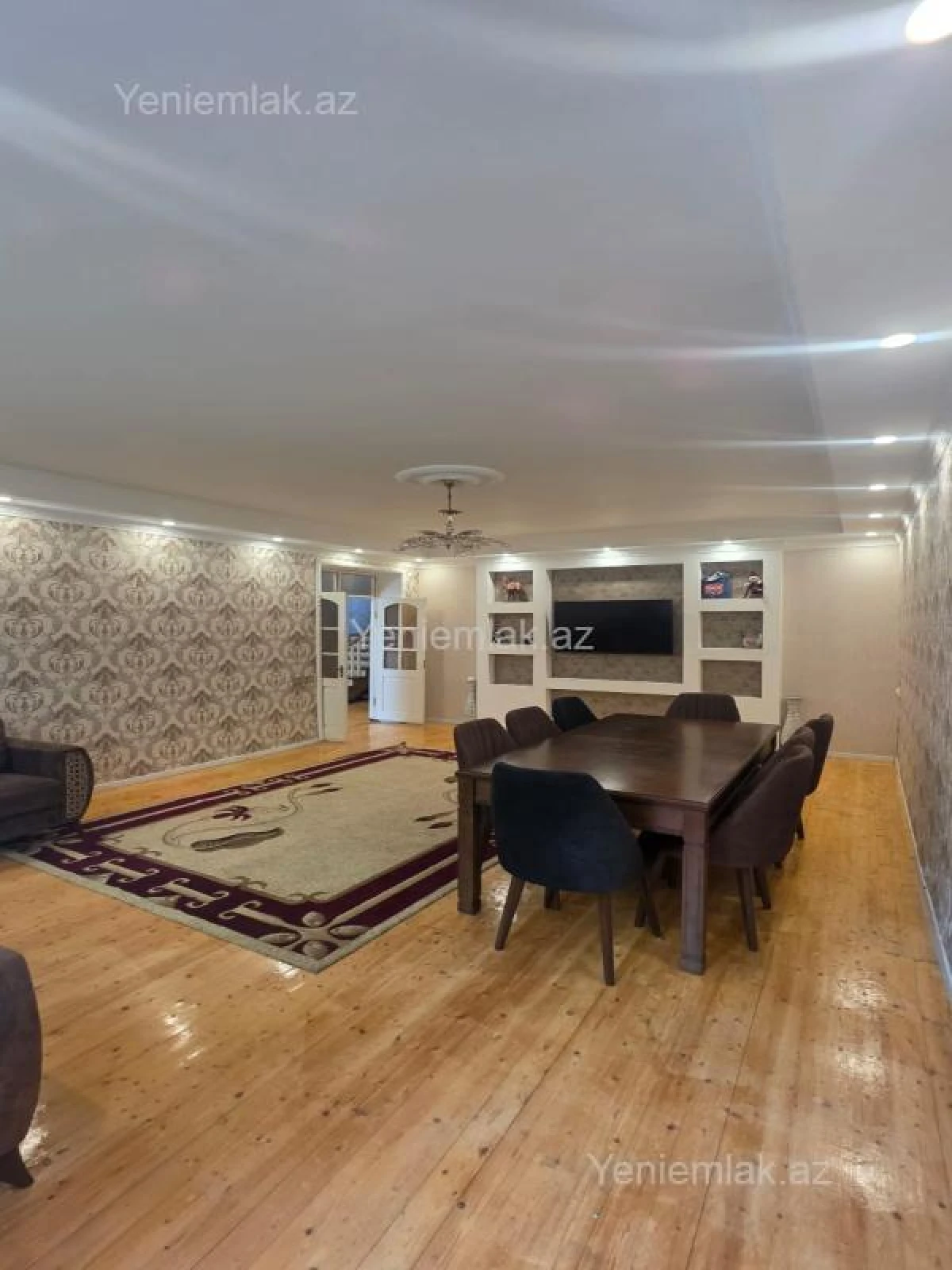 Satılır 6 otaqlı həyət evi 240 m²