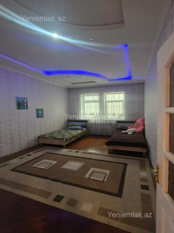 Satılır 6 otaqlı həyət evi 240 m²