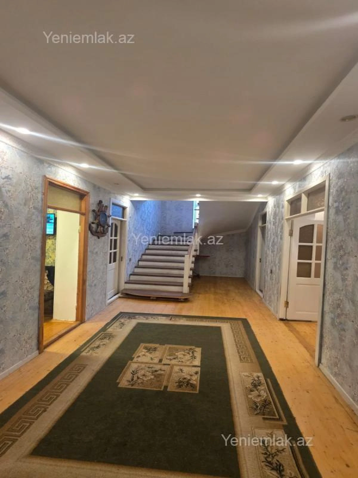 Satılır 6 otaqlı həyət evi 240 m²