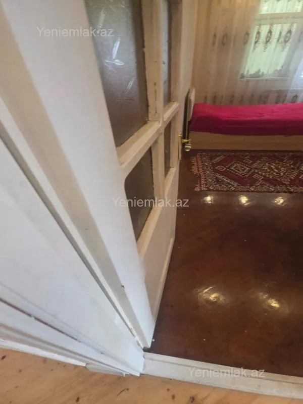 Satılır 6 otaqlı həyət evi 240 m²