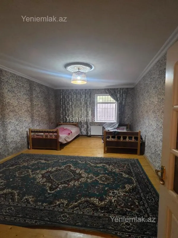 Satılır 6 otaqlı həyət evi 240 m²