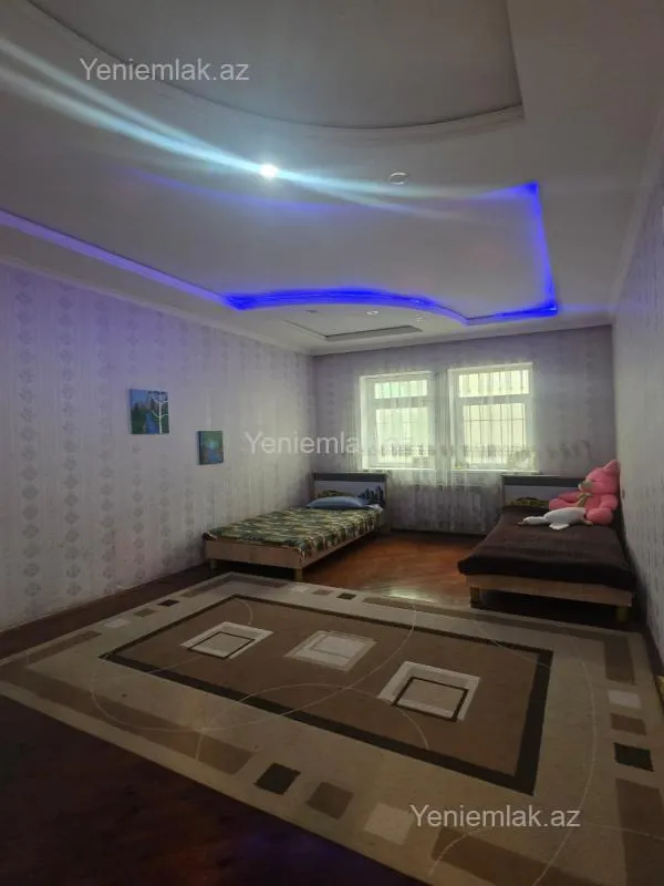 Satılır 6 otaqlı həyət evi 240 m²