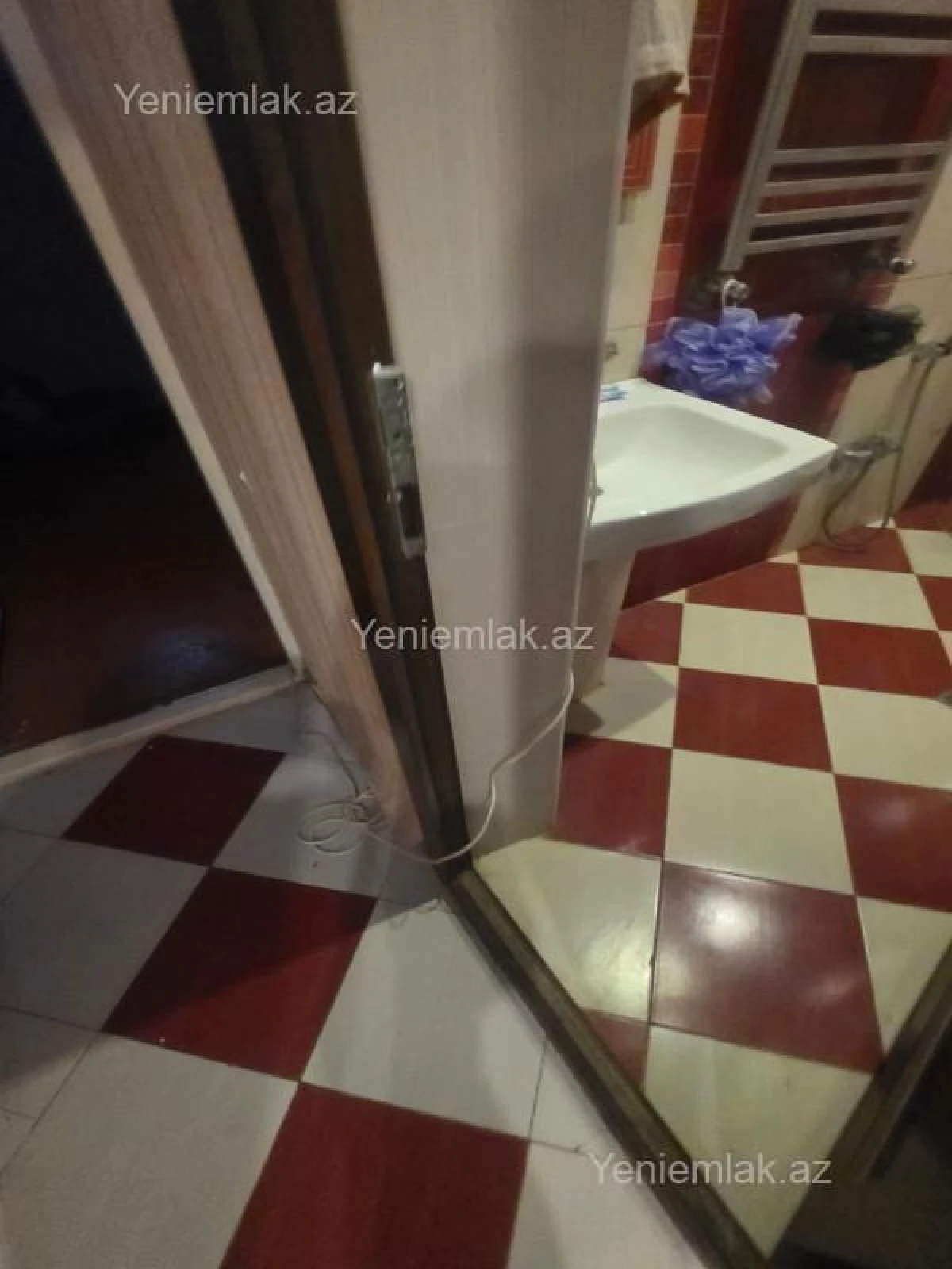 Satılır 6 otaqlı həyət evi 240 m²