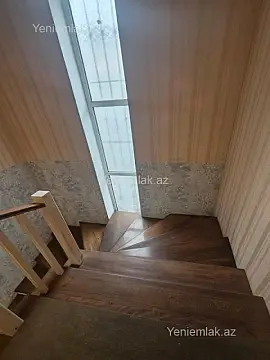 Satılır 6 otaqlı həyət evi 240 m²