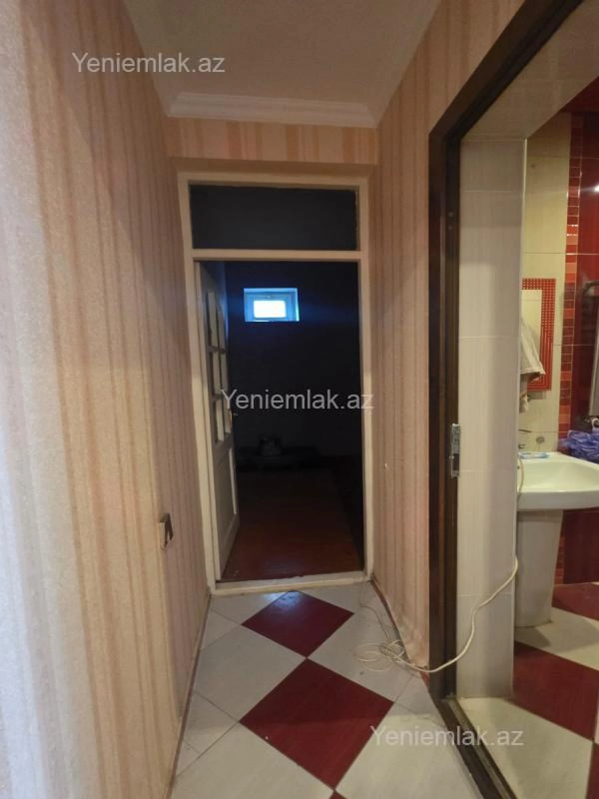 Satılır 6 otaqlı həyət evi 240 m²