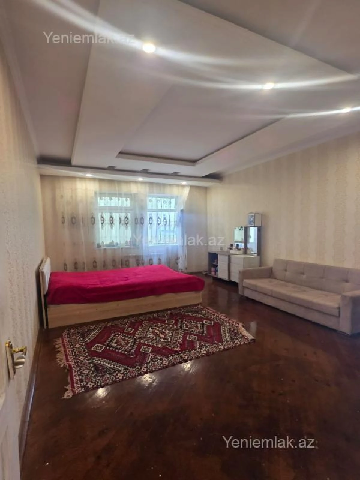 Satılır 6 otaqlı həyət evi 240 m²