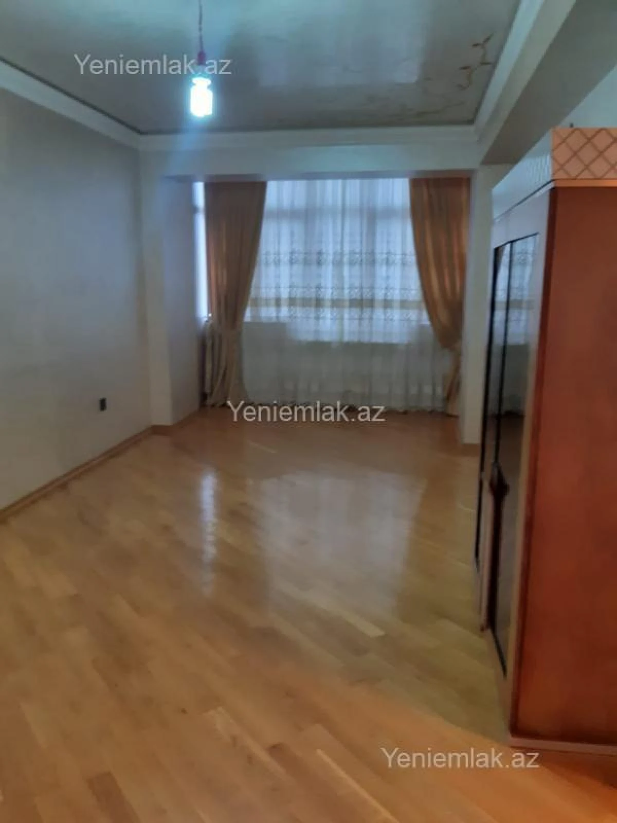 Satılır 2 otaqlı yeni tikili 75 m²