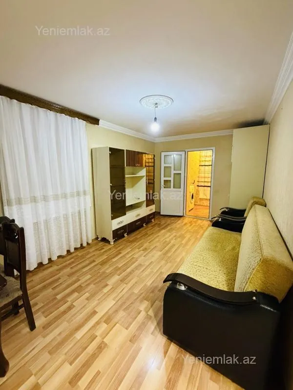 Satılır 2 otaqlı köhnə tikili 35 m²